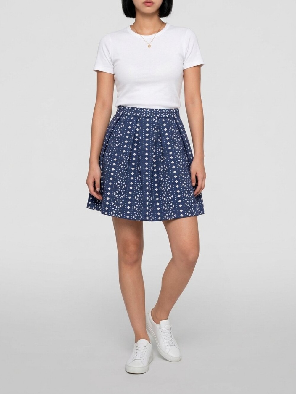 Blue Rain Blue & Laser Cut Pleated Lined Skirt Size Medium